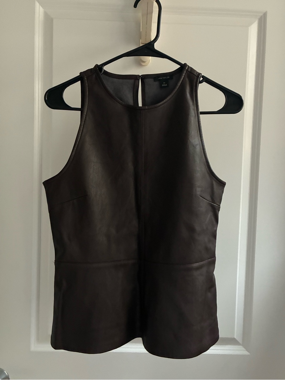 Ann Taylor XS Sleek Sleeveless Faux Leather Tank in Deep Brown
